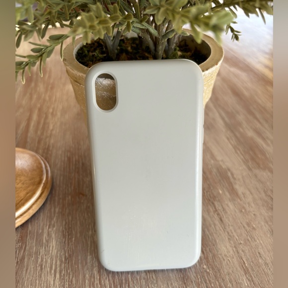 🌿 Otofly IPhone XR Silicon Cover - Picture 4 of 9
